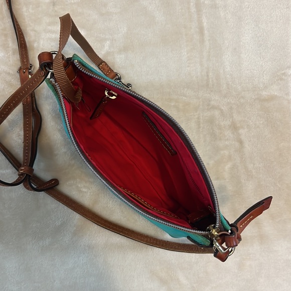 Dooney and Bourke crossbody bag small purse - Picture 5 of 8